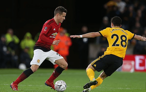 名队员因红 名队员因红